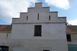10_stit__hospodarske_budovy.JPG